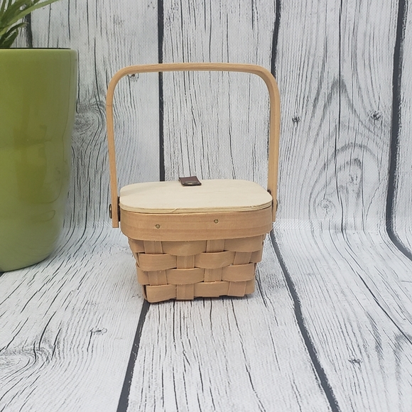 Unique Vintage Storage & Organization Mini Woven Basket With